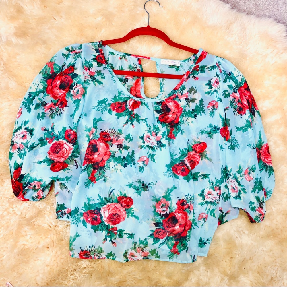 Flowy tropical feminine floral pattern blouse keyhole back romantic fashion top